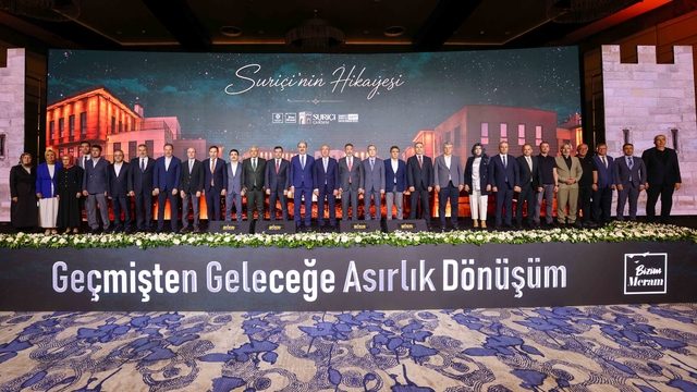 'Suriçi'nin Hikayesi'; Meram'ın dönüşüm destanı
22 yıllık emek ve gayret ekrana yansıdı; 'Suriçi'nin Hikayesi' izleyiciyle buluştu
Meram Belediye Başkanı Mustafa Kavuş:
"Bu dönüşümün ardında 22 yıllık alın teri, sabır, mücadele ve kararlılık var"