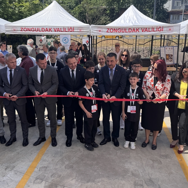Zonguldak'ta TÜBİTAK 4006-C Bilim Fuarları Festivalinin açılışı yapıldı