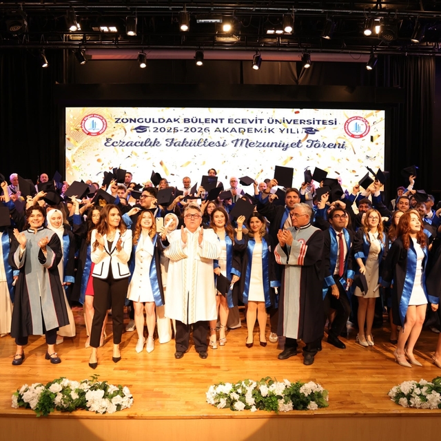 BEUN'da geleceğin eczacıları mezuniyet sevinci yaşadı