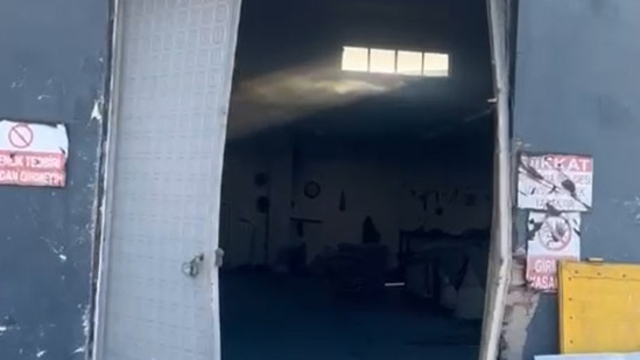 Metal fabrikasında eritme kazanı patladı; 1 işçi ağır yaralı