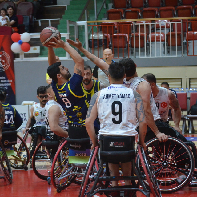 Tekerlekli Sandalye Basketbol Süper Ligi play-off yarı final
