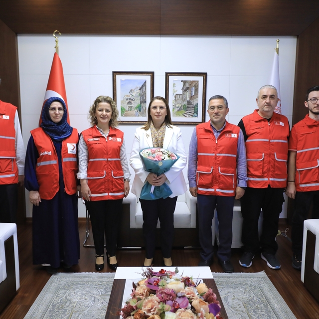 Kızılay'dan Vali Nurtaç Arslan'a teşekkür