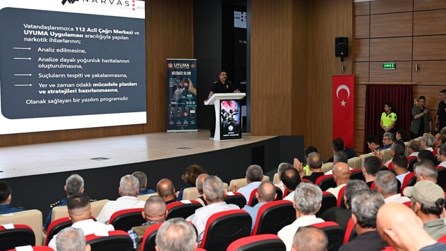 Toplu taşıma masaya yatırıldı
Emniyet Müdürü Arıbaş, toplu taşıma temsilcileriyle buluştu