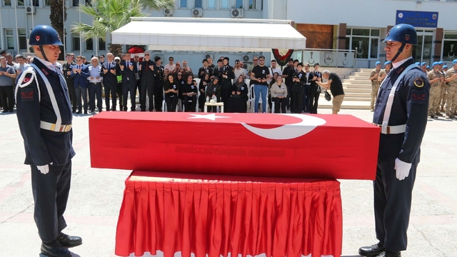 TIR'a çarpan motosikletin sürücüsü uzman çavuş, hayatını kaybetti (2)