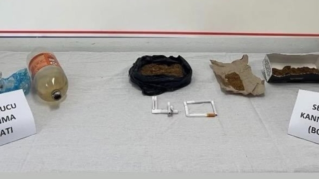 Kırşehir'de uyuşturucu operasyonunda 2 zanlı yakalandı