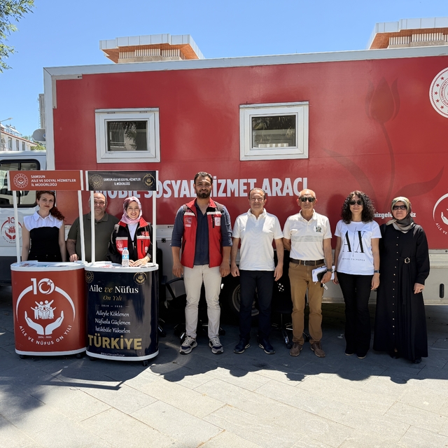 Mobil sosyal hizmet aracı Alaçam'da hizmet verdi