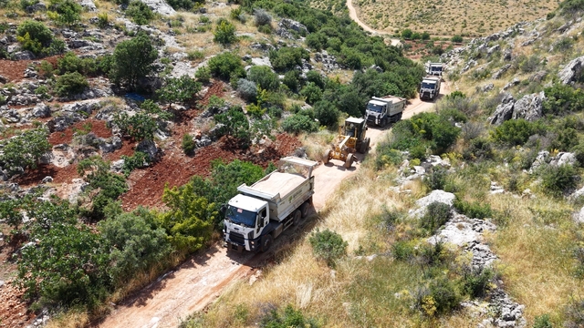 Şehitkamil'de arazi yolları açma çalışmaları sürüyor