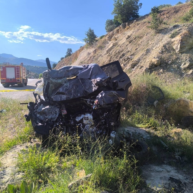 Malatya'da devrilen otomobilin sürücüsü öldü