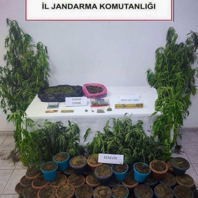 Çanakkale'de uyuşturucu operasyonu: 3 şüpheli tutuklandı