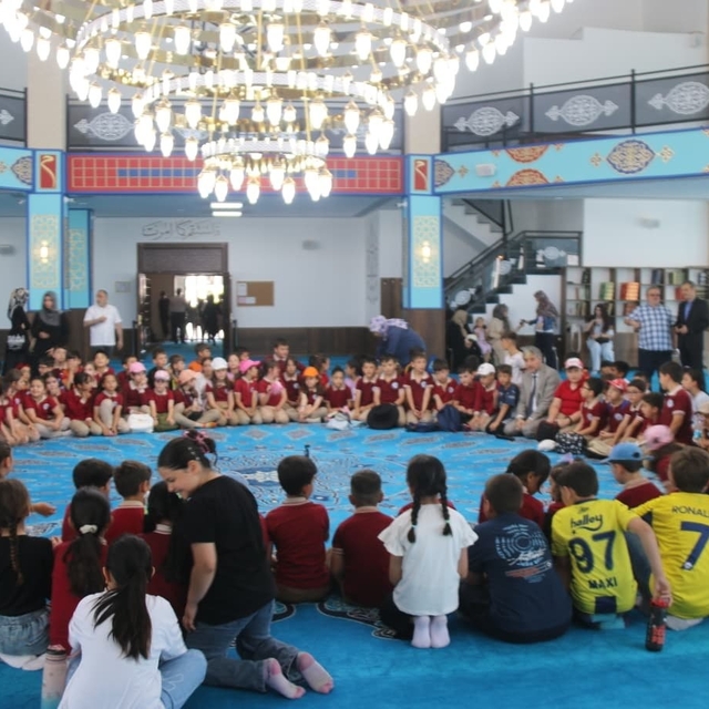 Kütahya Hira Camii'nde Çocuk Şenliği düzenlendi