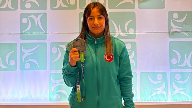 Zehra Demir dünya ikincisi oldu