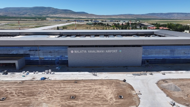 Malatya Havalimanı 2 buçuk milyon yolcuya hazırlanıyor
Terminal binasında fiziki gerçekleşme yüzde 96'ya ulaştı