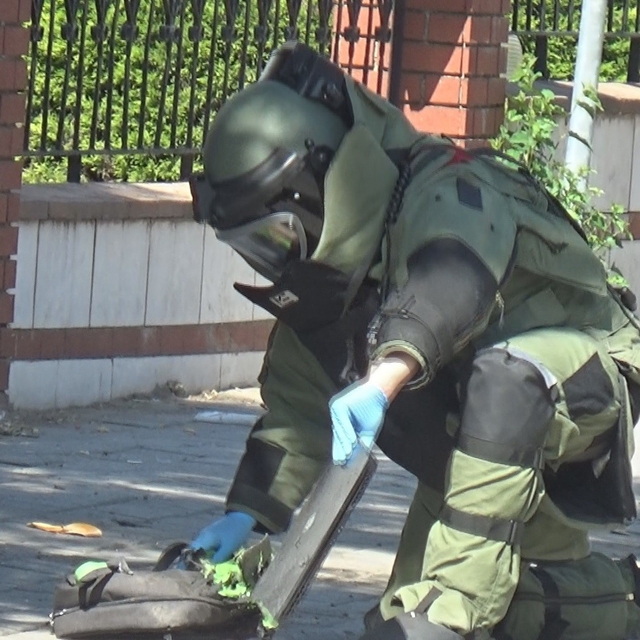 Fünye bile patlatılan şüpheli çantadan, bilgisayar çıktı
Unutulan çantadan...