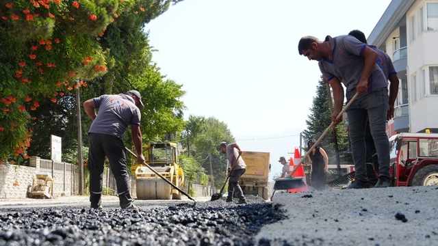 Düzce'de 4 bin 379 metre yeni yol açıldı
