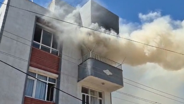 Adıyaman'da ev yangınında 1 kişi dumandan etkilendi
