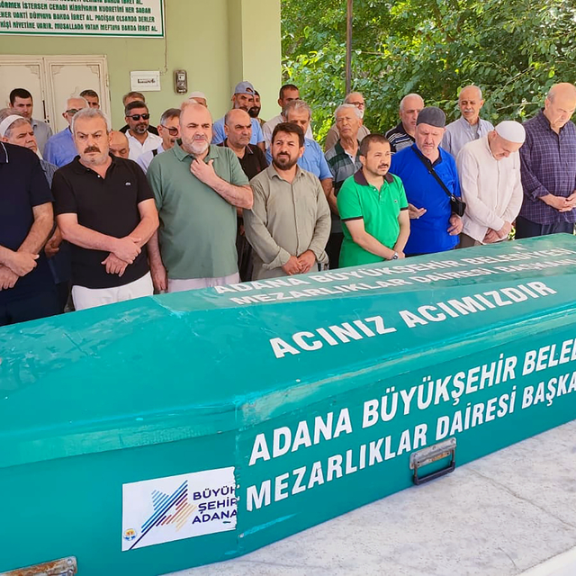 Kazada ağır yaralanan ve geçen hafta çocuğu doğan Ediz öğretmen kurtarılama...