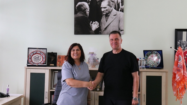 Yenipazar'da asfalt çalışmaları sürüyor