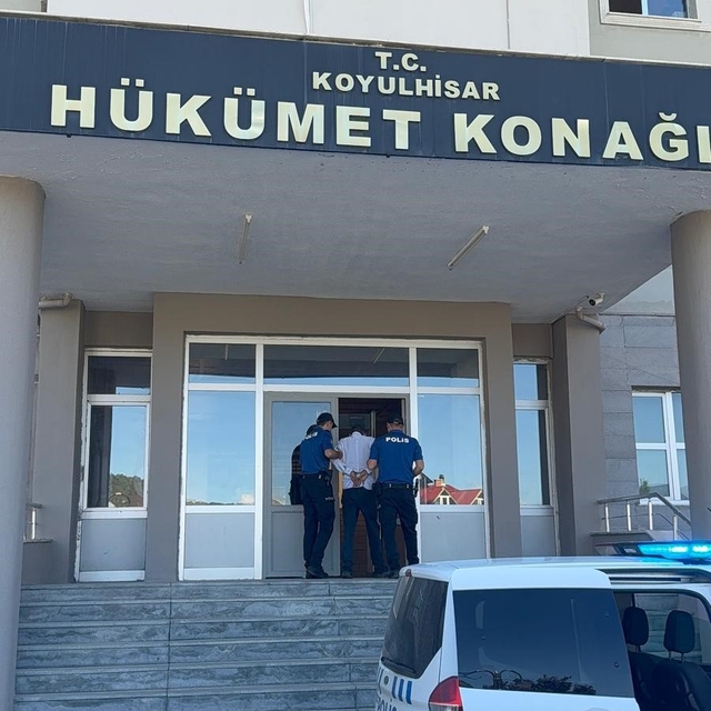 Aranan 3 firari hükümlü Koyulhisar ilçesinde yakalandı