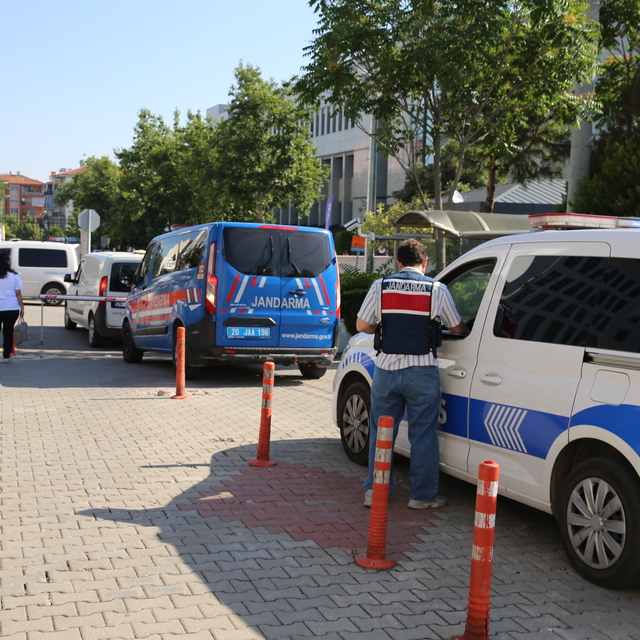 Denizli'de düzenlenen uyuşturucu operasyonunda 12 avukat gözaltına alındı