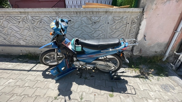 Karaman'da ciple çarpışan motosikletli yaralandı