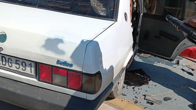 Kocaeli'de kaldırıma çarpan otomobilin sürücüsü yaralandı