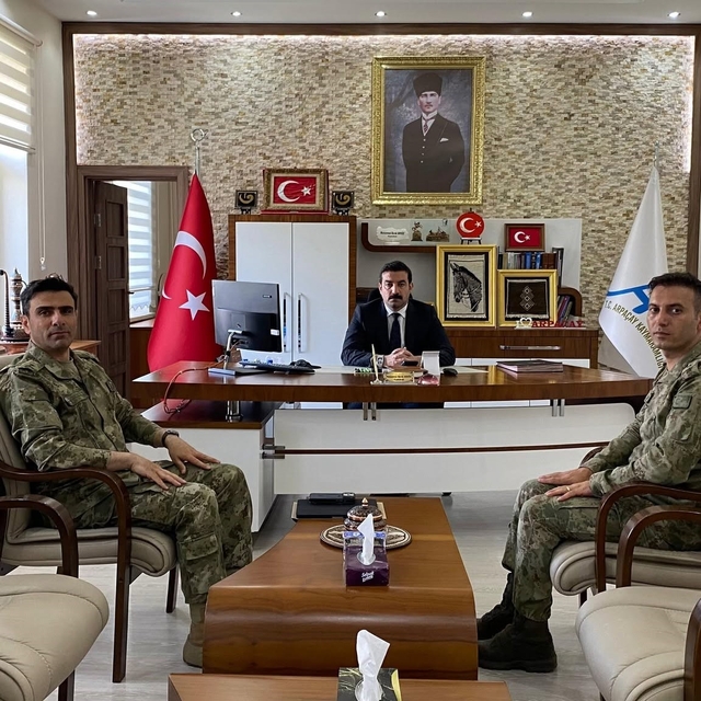 Çıldır 2. Hudut Tabur Komutanı Günfer'den Kaymakam Akköz'e ziyaret