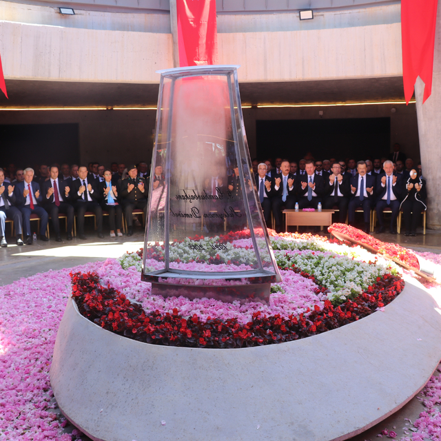 Dokuzuncu Cumhurbaşkanı Süleyman Demirel  mezarı başında anıldı