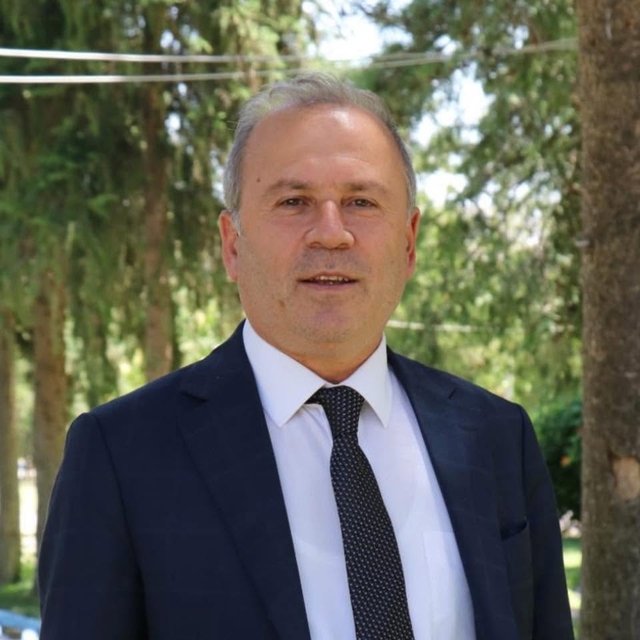 Zimmet davasında eski belediye başkanı dahil 3 sanığa hapis cezası