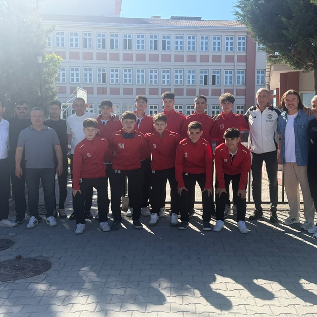 Moymul Ortaokulu Futsal Takımı Türkiye'nin en iyi 8 takımı arasında