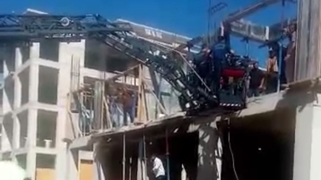 Malatya'da inşaattan düşen işçi yaralandı