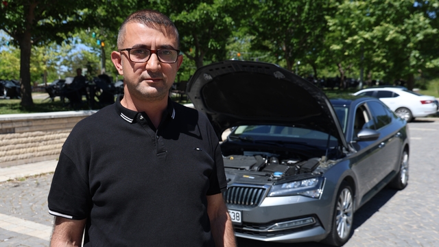 25 binde aldığı aracın 150 bin kilometrede olduğunu öğrenince dünyası başına yıkıldı
İstanbul'dan aldığı aracı servise götürünce dolandırıldığını fark eden vatandaş, adliyeye giderek şikayetçi oldu