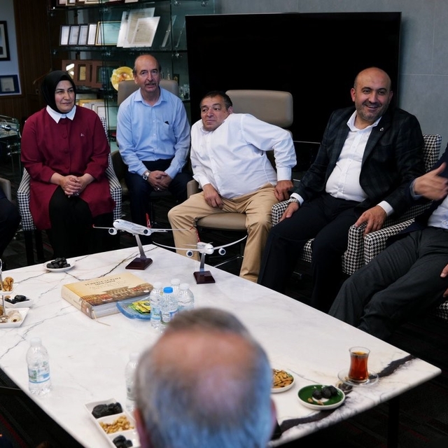 AK Parti İl Başkanı Gürhan Albayrak, kutsal topraklardan dönen Hatipoğlu'nu...