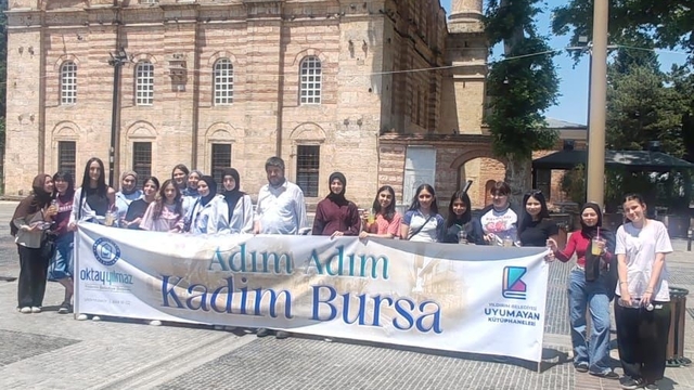 Yıldırımlı gençler tarihi yerinde keşfediyor