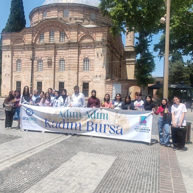 Yıldırımlı gençler tarihi yerinde keşfediyor