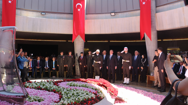 Süleyman Demirel, kabri başında anıldı
