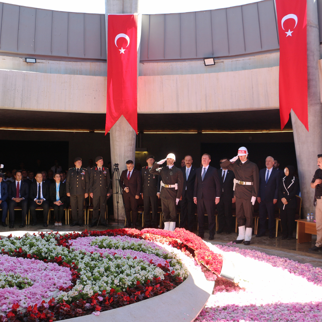 Süleyman Demirel, kabri başında anıldı