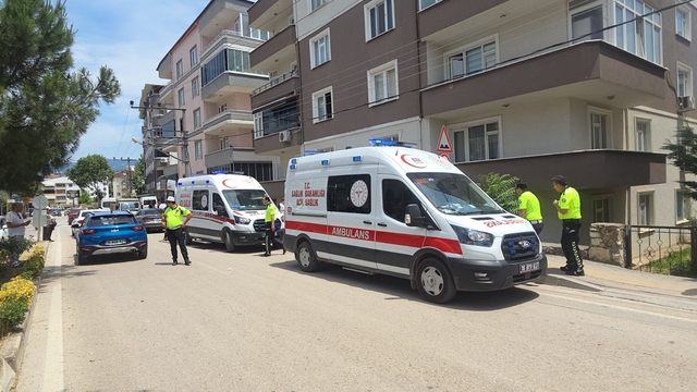 Otomobil apartman bahçesine uçtu, faciadan dönüldü