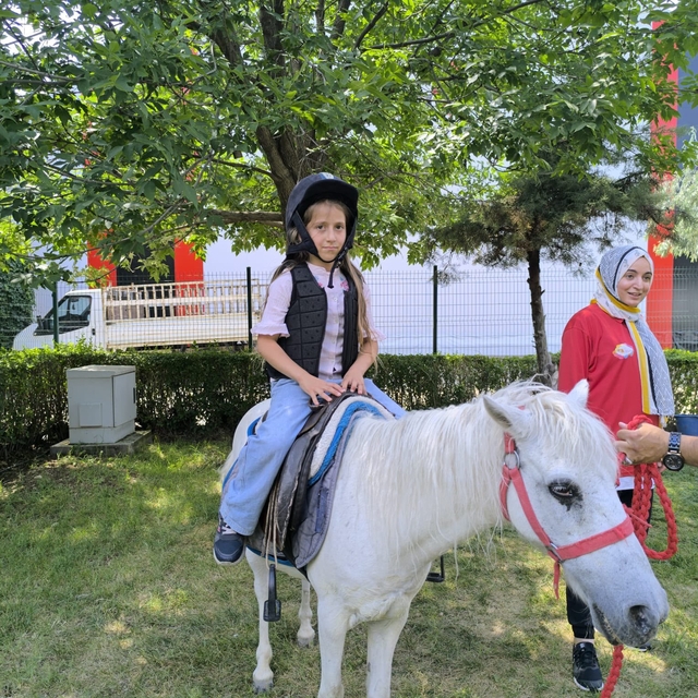 Öğrenciler aileleriyle birlikte piknik yaptı
