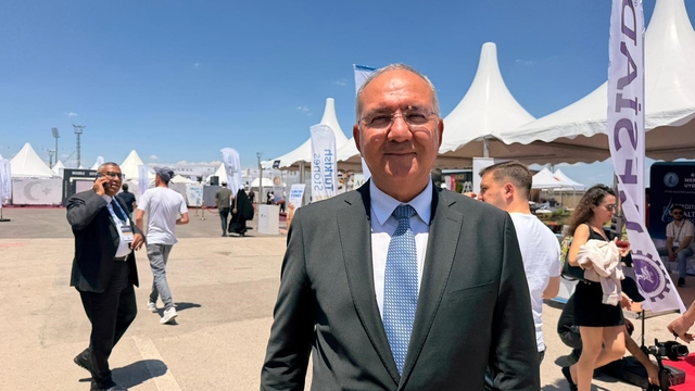 Afyonkarahisarlı emektarlar mermeri katma değeri yüksek ürünlere dönüştürüyor
Mermerden Formula aracı, motosiklet ile Hacivat ve Karagöz figürleri yaptılar