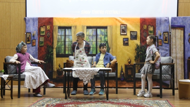 Simav'da "Aile" temalı tiyatro festivalinin ödül töreni düzenlendi