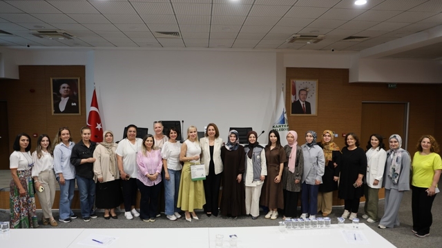 Kartepe'de belediye çalışanlarına stresle başa çıkma yöntemleri anlatıldı