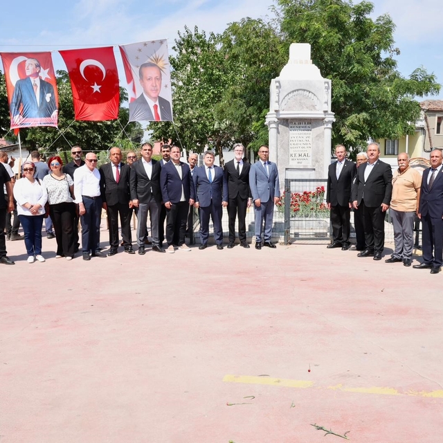 Menemenliler Şehit Kemal Bey'i unutmadı