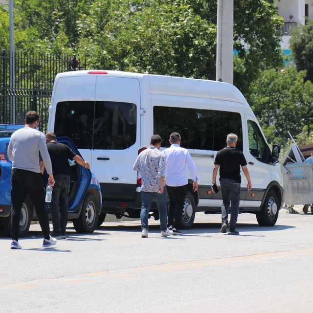 Uyuşturucu operasyonunda gözaltına alınan avukatlar adli tıbba sevk edildi