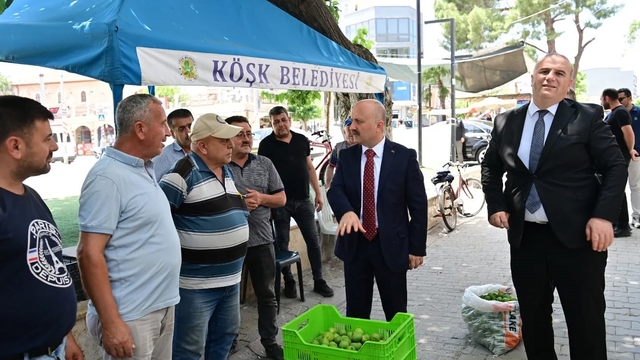 Vali Varol, Köşk'te üretim, yatırım ve sosyal projeleri inceledi
Sanayi esnafıyla görüşen Vali Varol, yerel üretimin önemine dikkat çekti