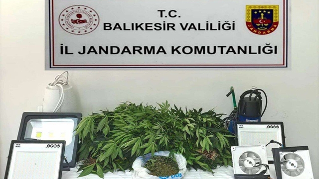 Balıkesir'de 9 ilçede zehir tacirlerine darbe: 31 şüpheliye işlem