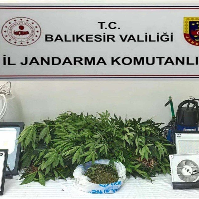 Balıkesir'de 9 ilçede zehir tacirlerine darbe: 31 şüpheliye işlem