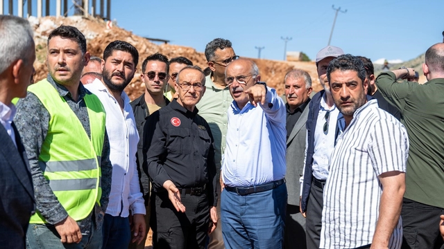 Başkan Er Doğanşehir'de deprem konutlarını inceledi