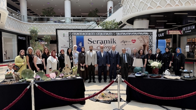 Kursiyerlerin seramik ürünleri görücüye çıktı