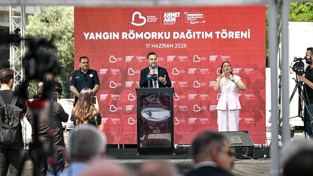 Büyükşehir'den kırsala 50 yeni yangın tankeri
Başkan Akın'dan kırsalın güvenliğini artıracak destek