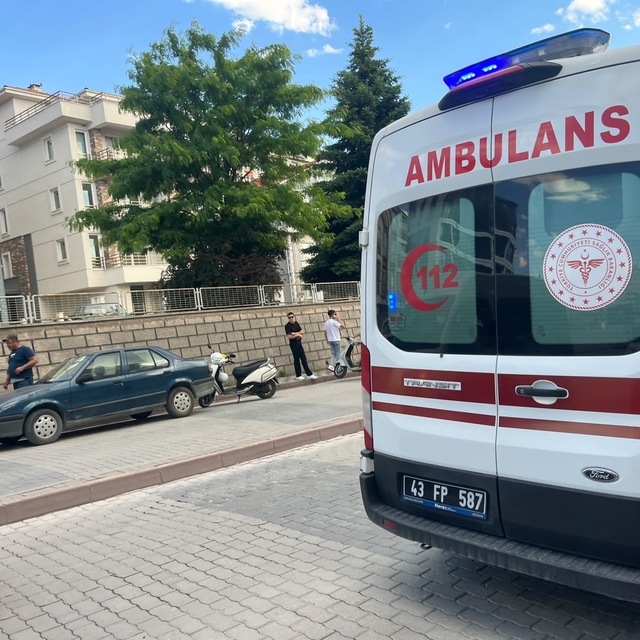 Tavşanlı'da trafik kazası, 1 yaralı
Hafif ticari araca arkadan çarpan motos...
